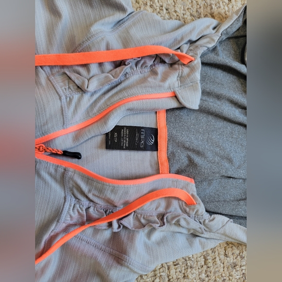 Grey athletic three quarter zip jacket - Picture 4 of 6